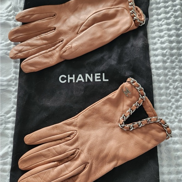 100% AUTHENTIC CHANEL GLOVES BRAND NEW - MADE IN FRANCE - Picture 2 of 7